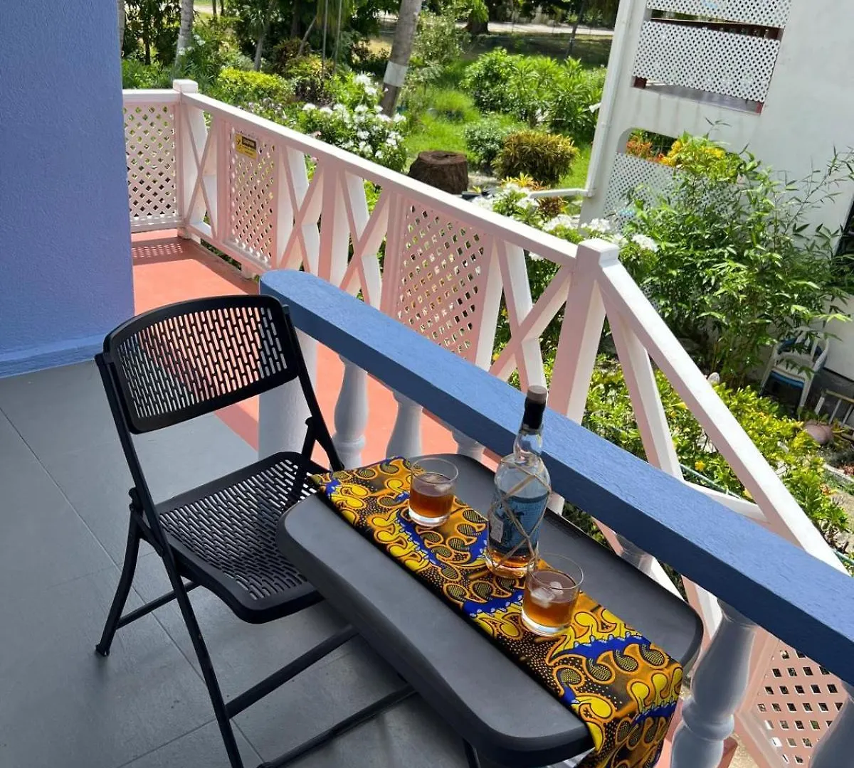 Mel'S Art Place By Coastal View7 Christ Church Apartment